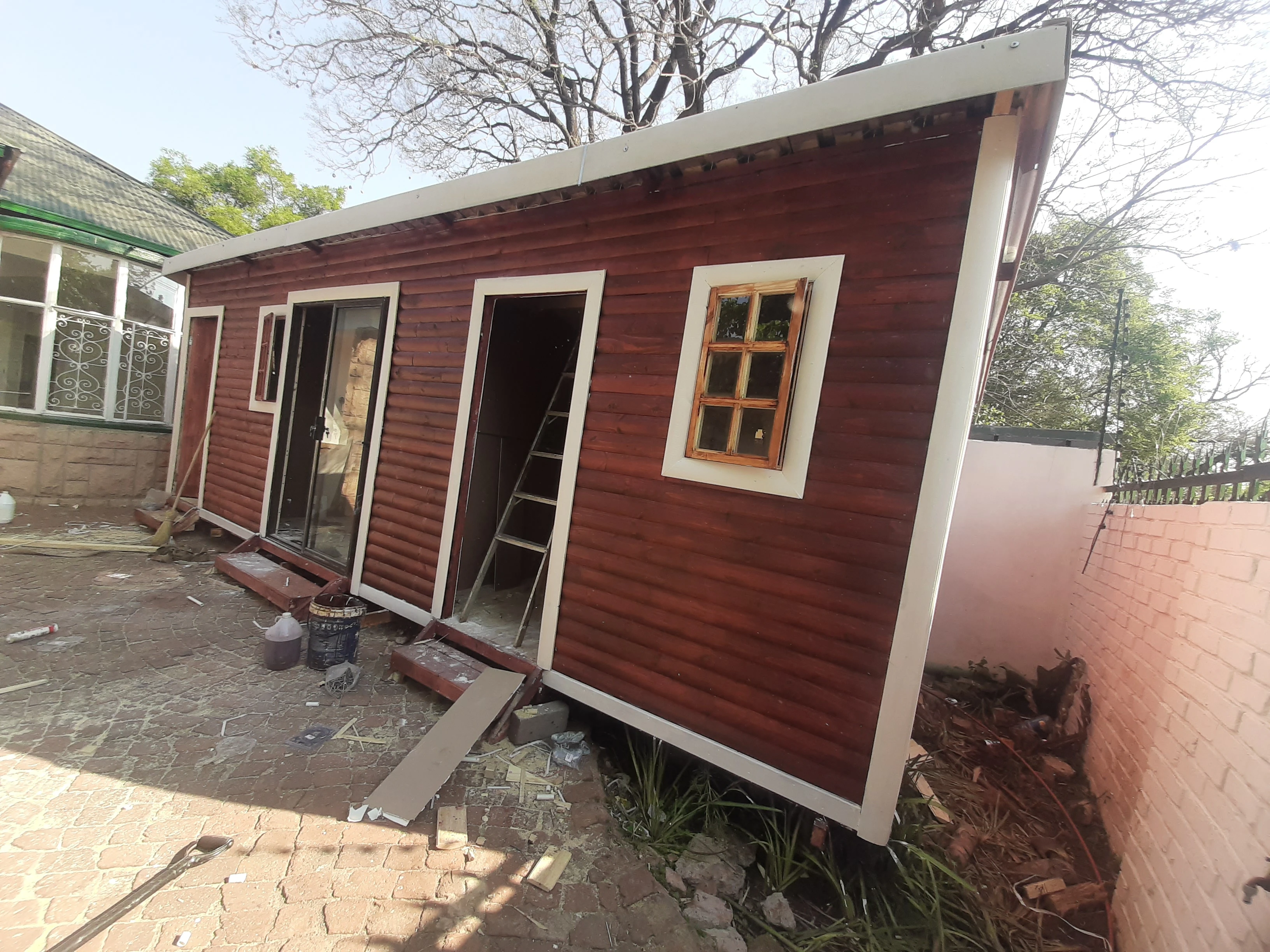 L-shape 2 Bedroom Wendy House L-shape 2 bedroom Wendy house